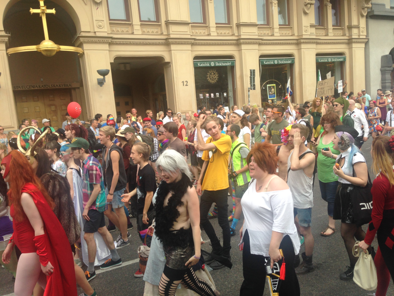 Illustration for article titled My photos from the biggest pride parade in Sweden!